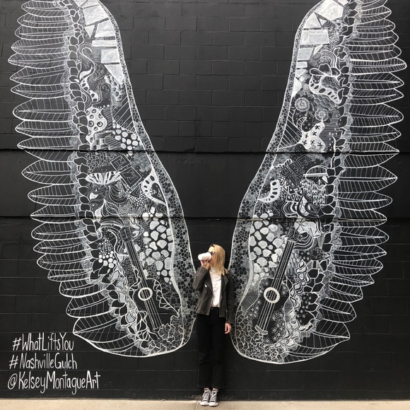 Meet your Posher, Brandy - Picture 1 of 1